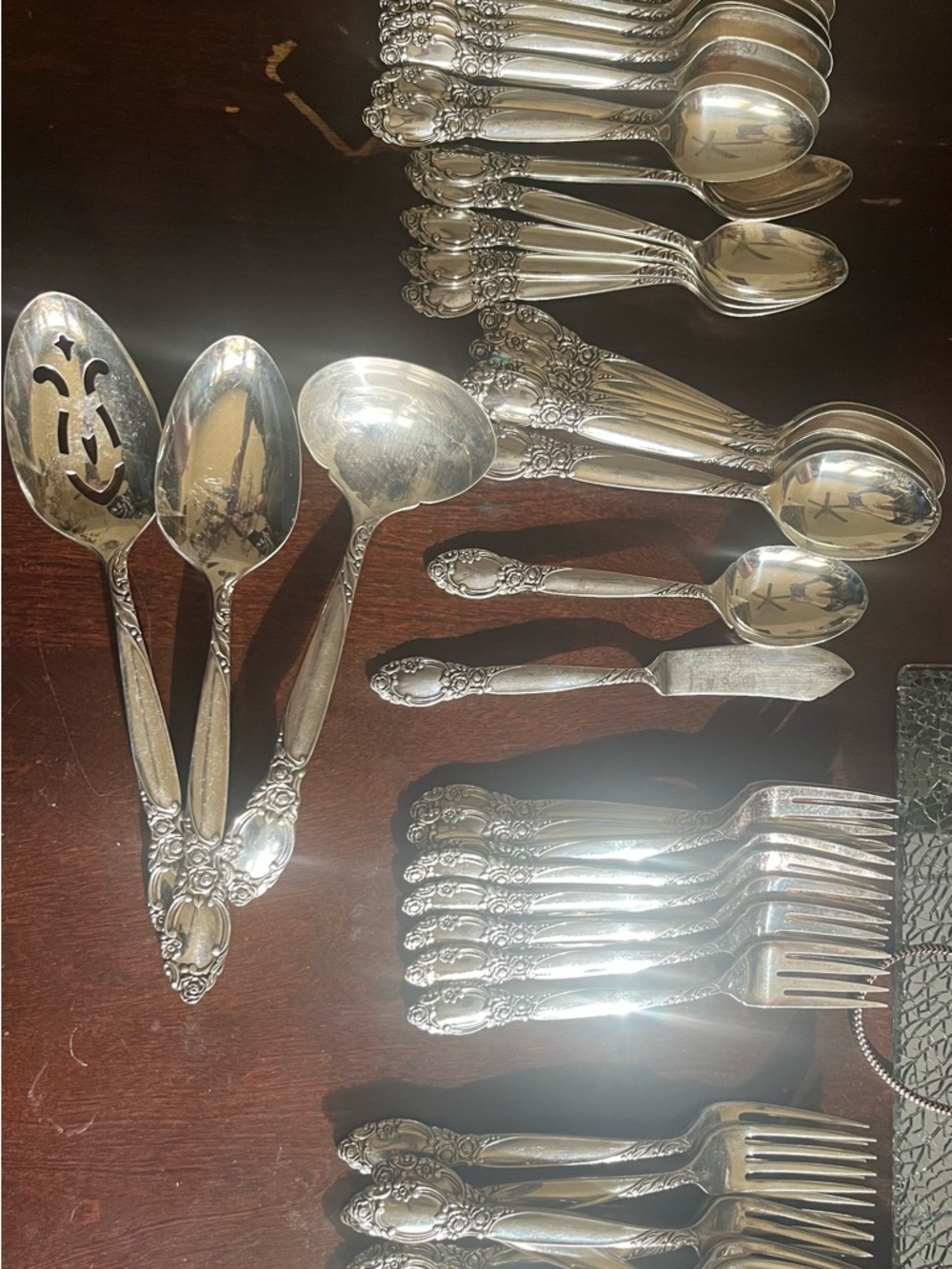 Oneida Silver Ornate Flatware Set in Silver Plated